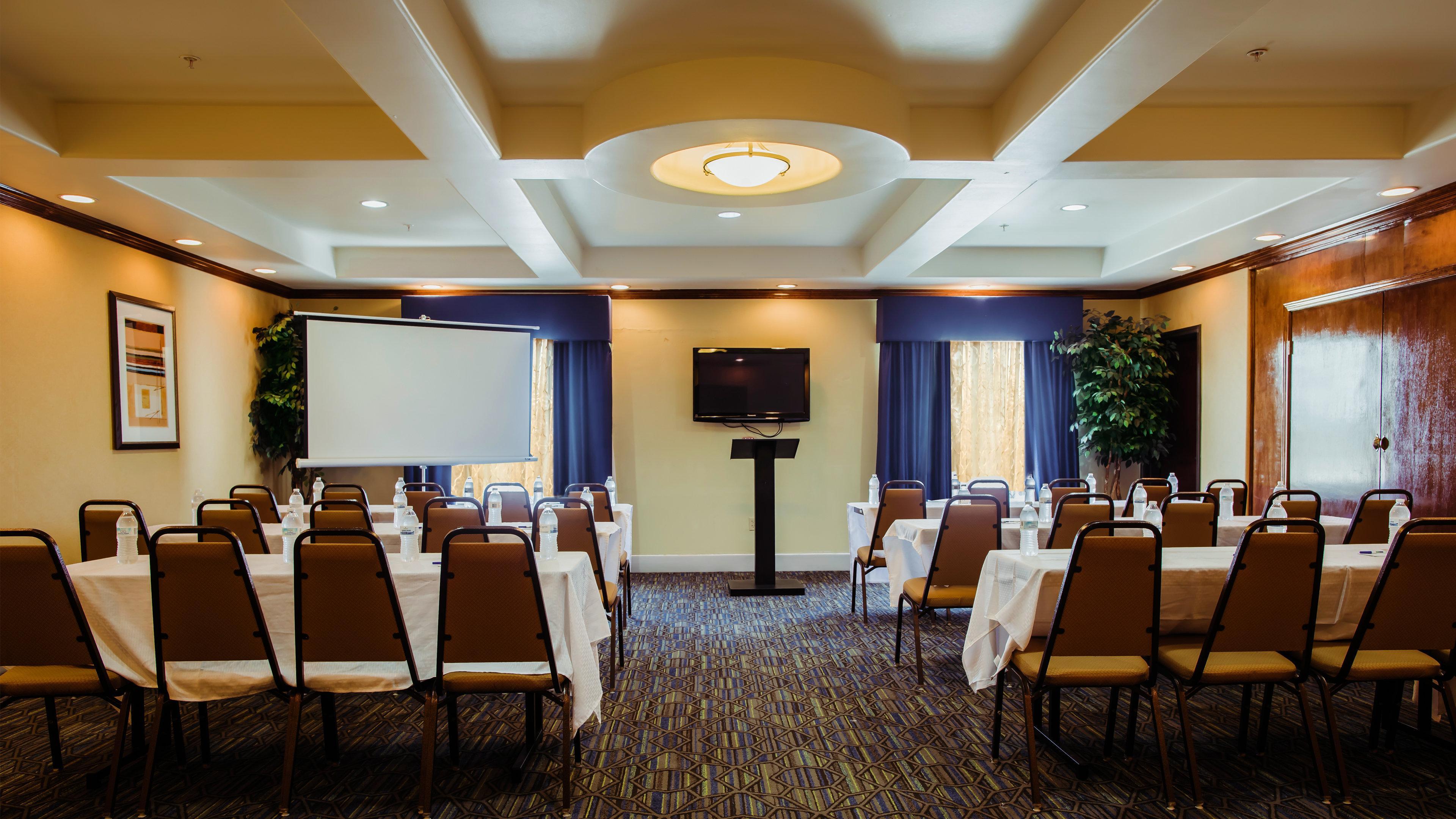Holiday Inn Express Hotel & Suites Waller By Ihg Exterior photo
